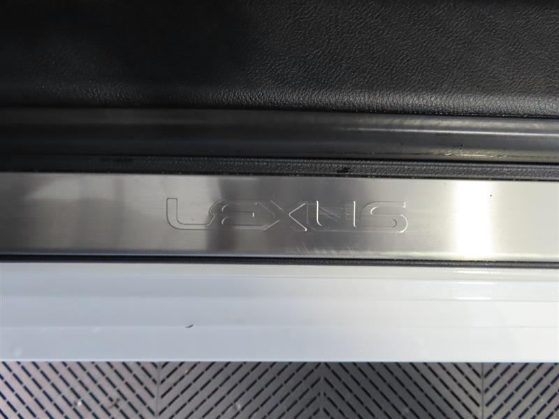 2022 Lexus ES F SPORT - Photo 31