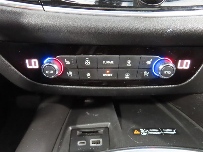 BUICKENCLAVE31