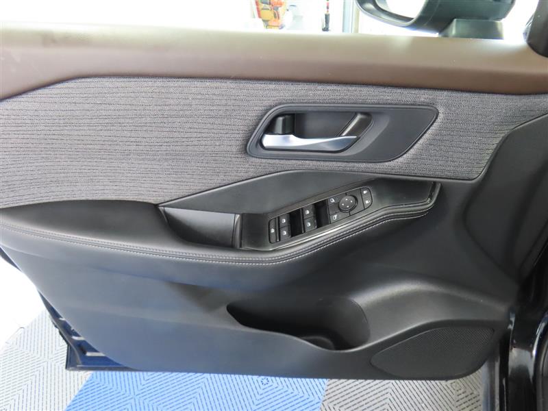 NISSANROGUE16
