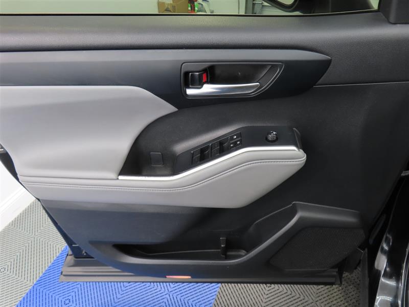 TOYOTAHIGHLANDER12