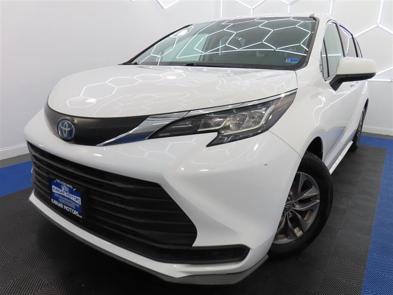 2023 TOYOTA SIENNA LE