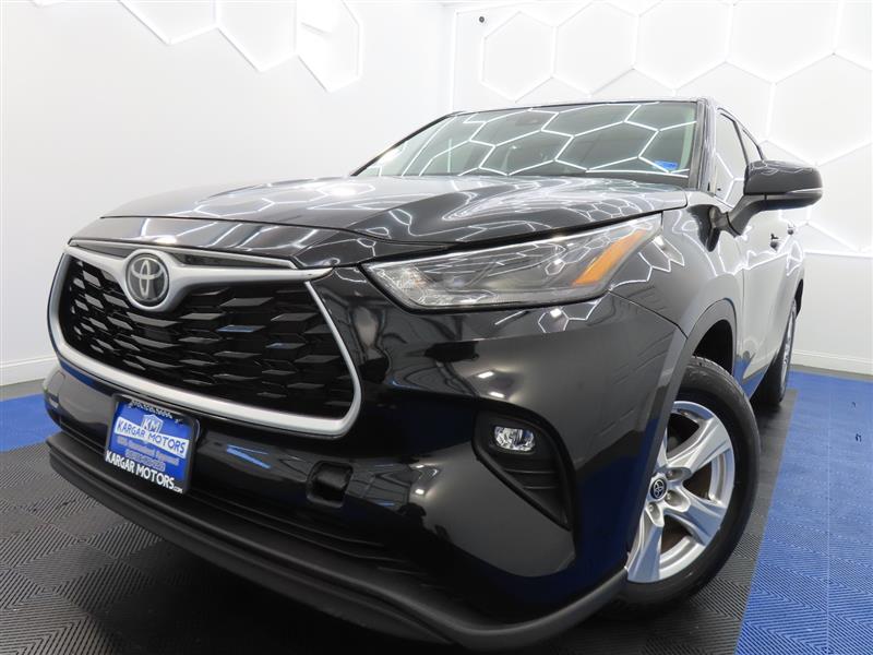 2022 TOYOTA HIGHLANDER LE