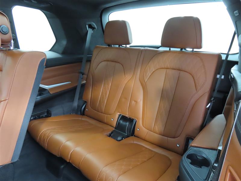 BMWX738