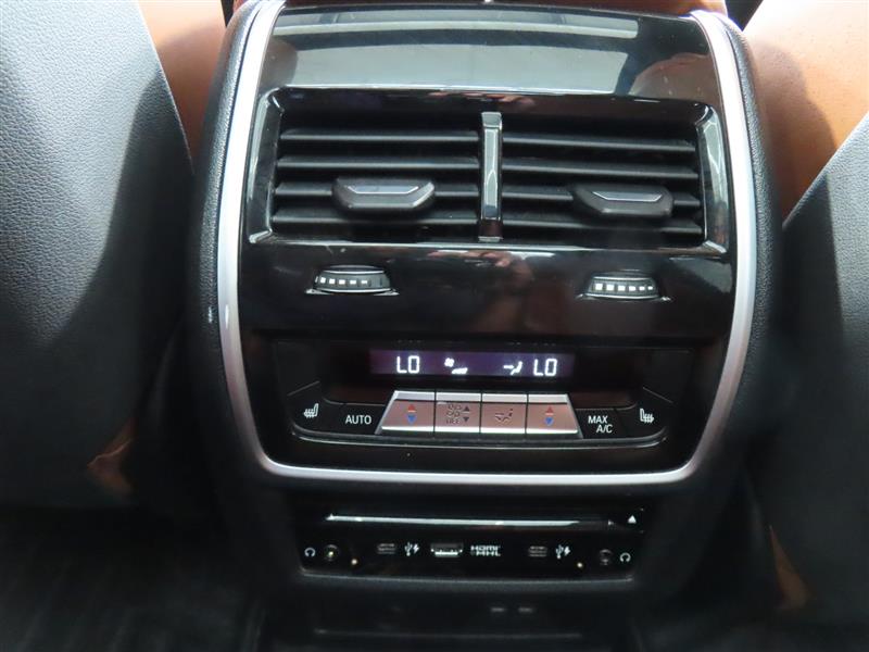 BMWX740