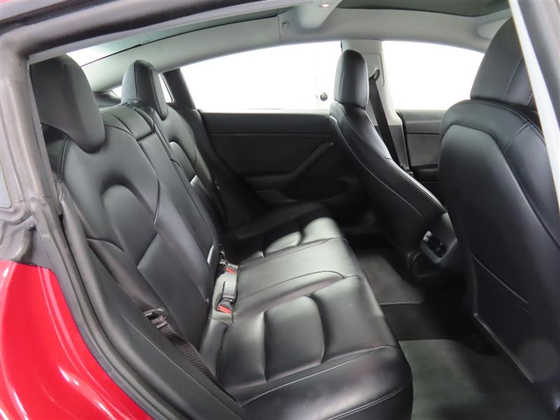 TESLAMODEL 330