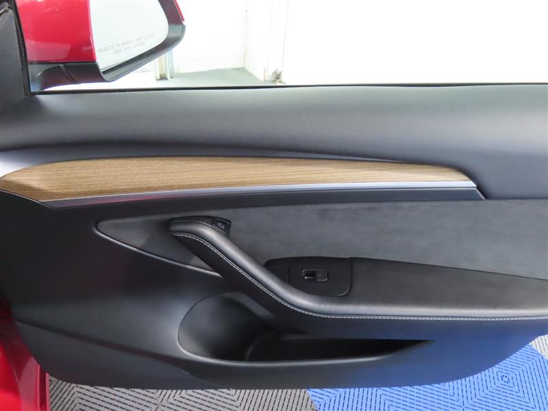 TESLAMODEL 331