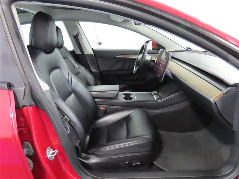 TESLAMODEL 332