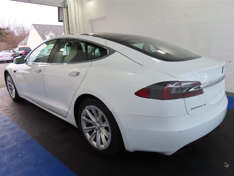 TESLAMODEL S10