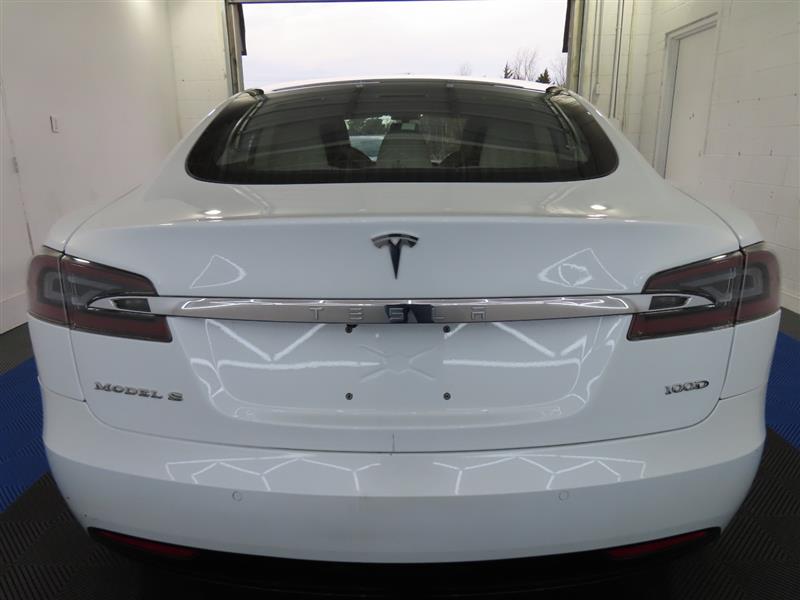 TESLAMODEL S11