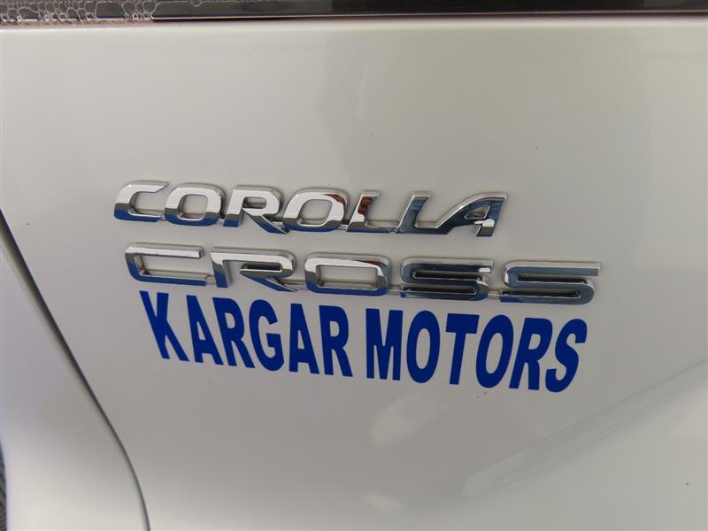 TOYOTACOROLLA CROSS13