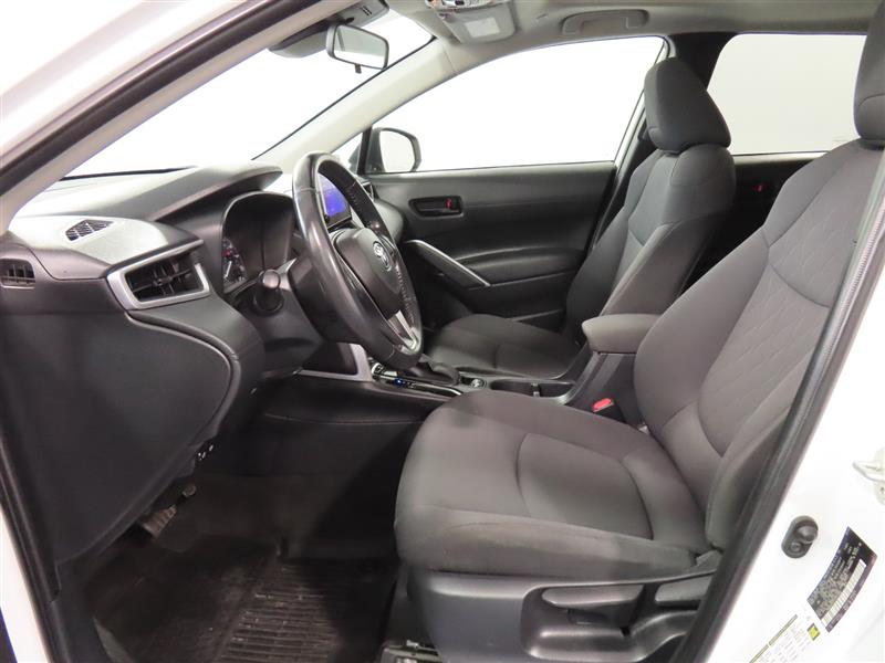 TOYOTACOROLLA CROSS17