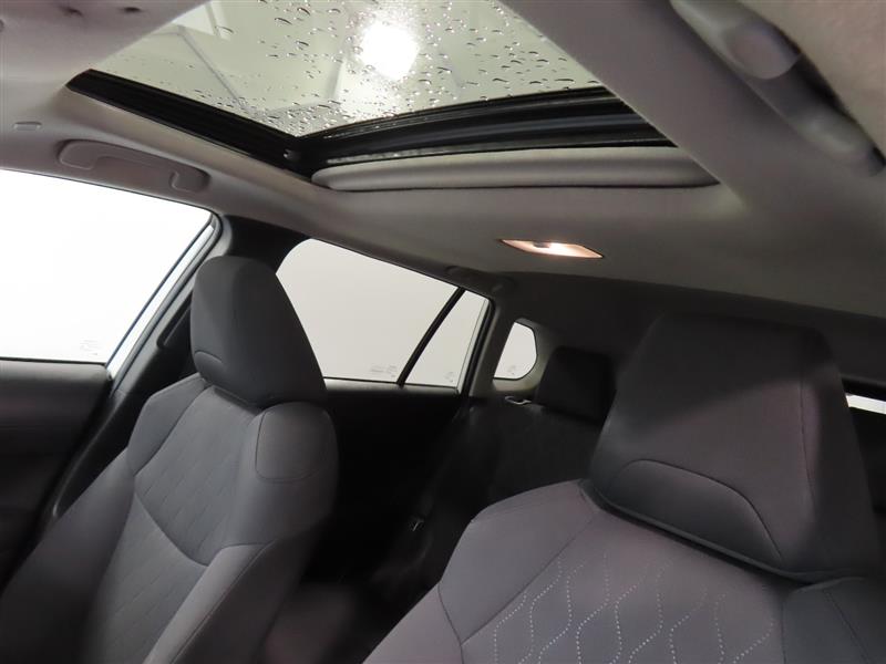 TOYOTACOROLLA CROSS18
