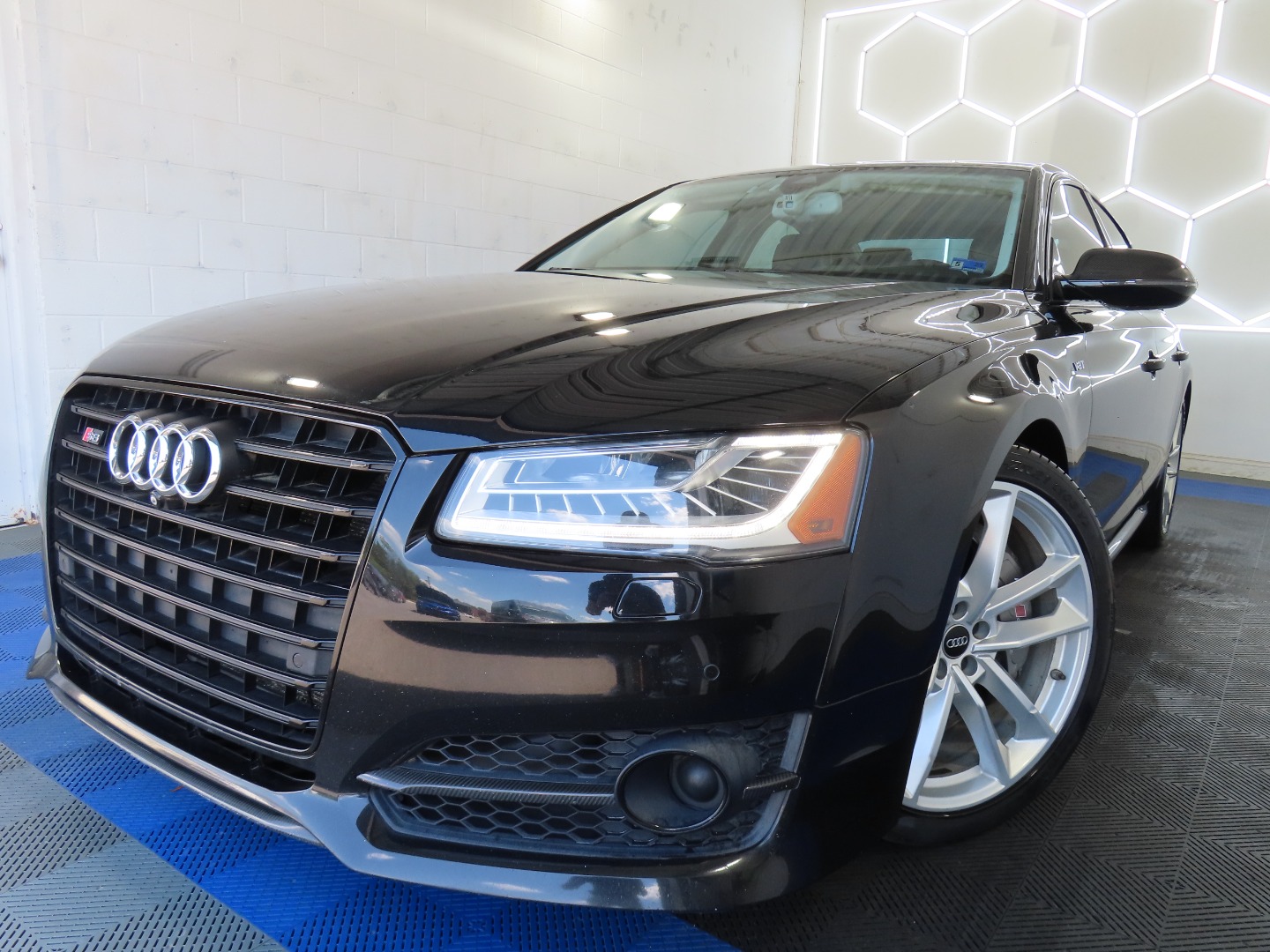2017 Audi S8 4.0T Plus quattro Tiptronic's photo