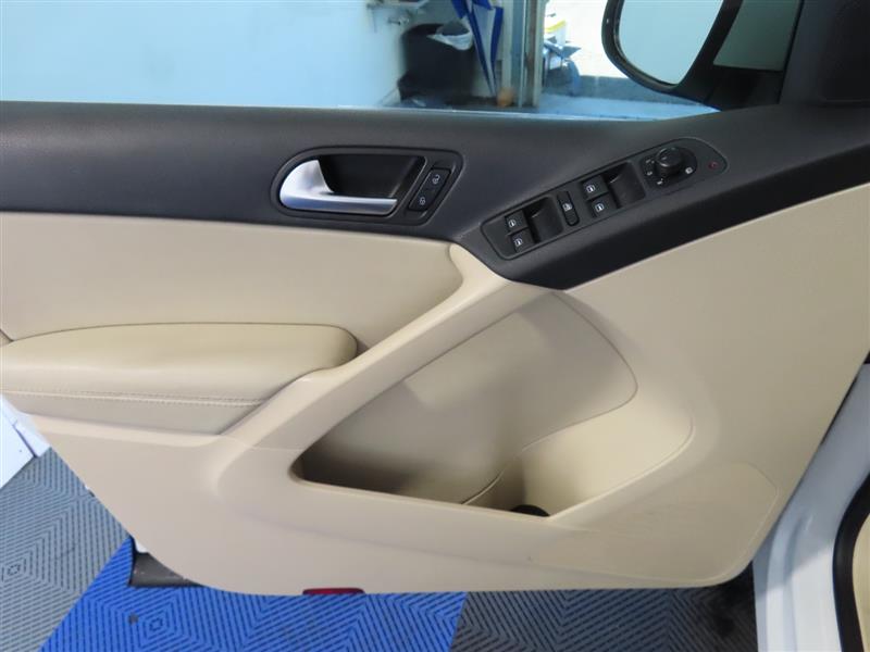 VOLKSWAGENTIGUAN16