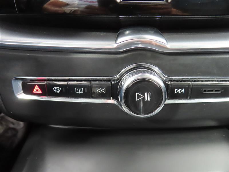 VOLVOXC6028