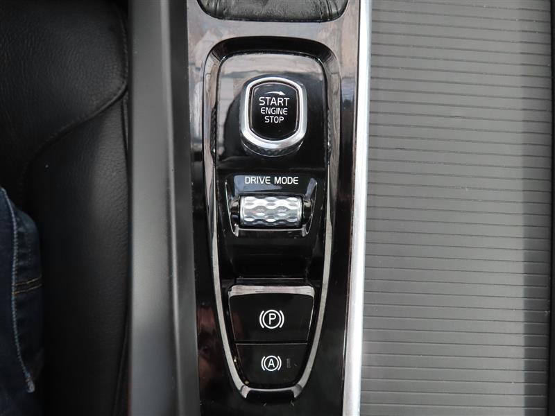 VOLVOXC6030