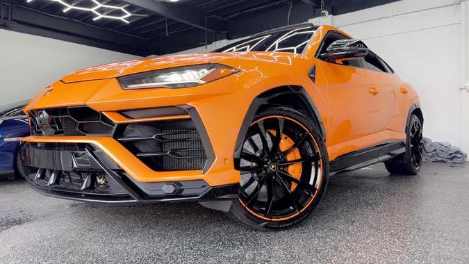 2021 LAMBORGHINI URUS *** RARE PEARL CAPSULE *** MUST SEE *** ABSOLUTELY MINT !!! ***