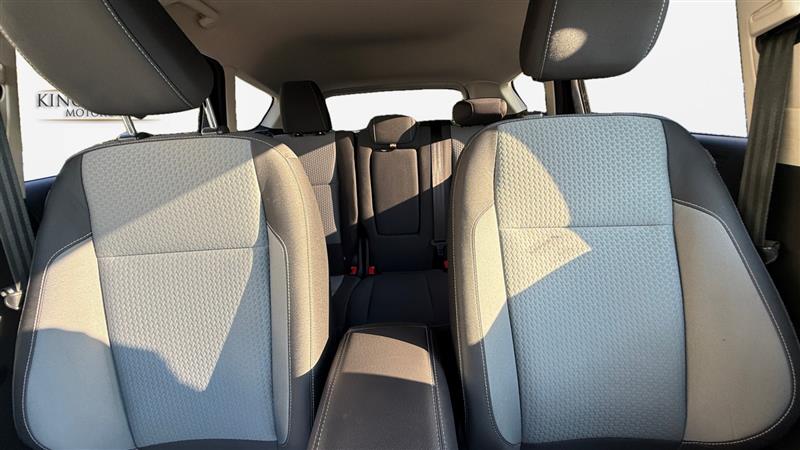 Vehicle photo 23