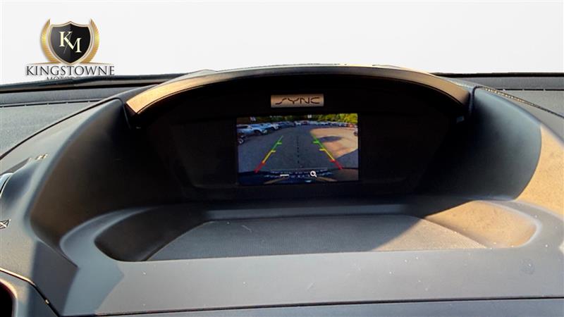 Vehicle photo 24