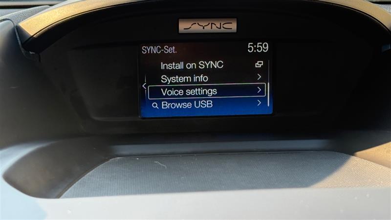 Vehicle photo 26