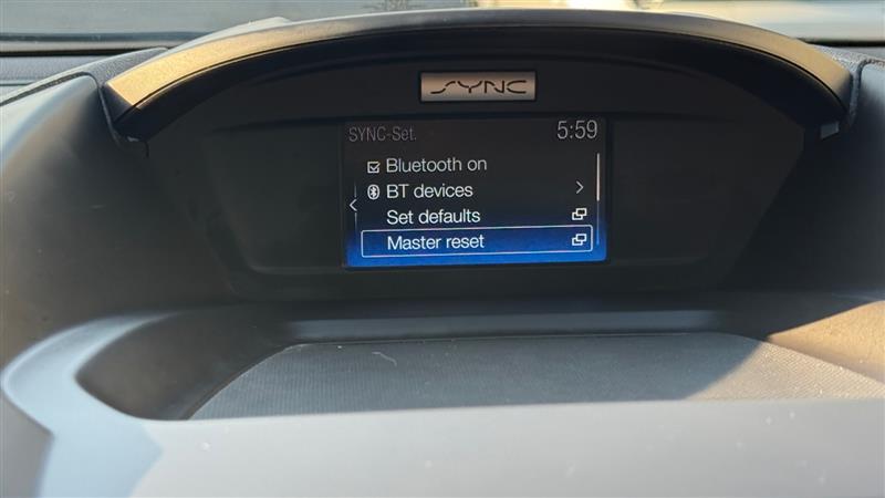 Vehicle photo 27
