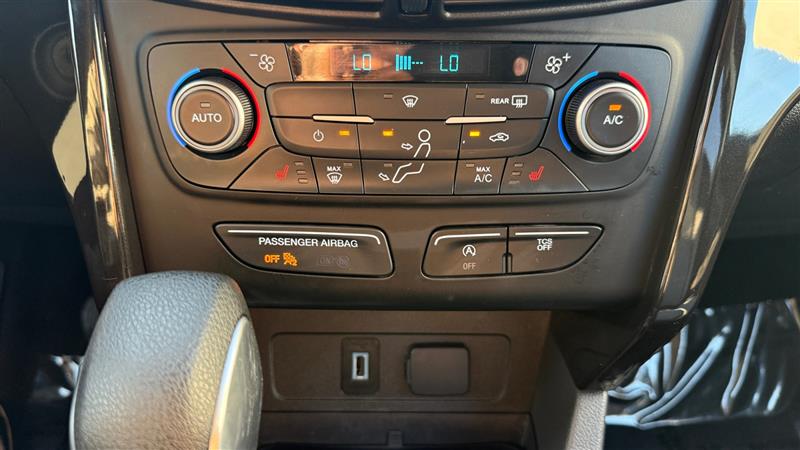 Vehicle photo 29