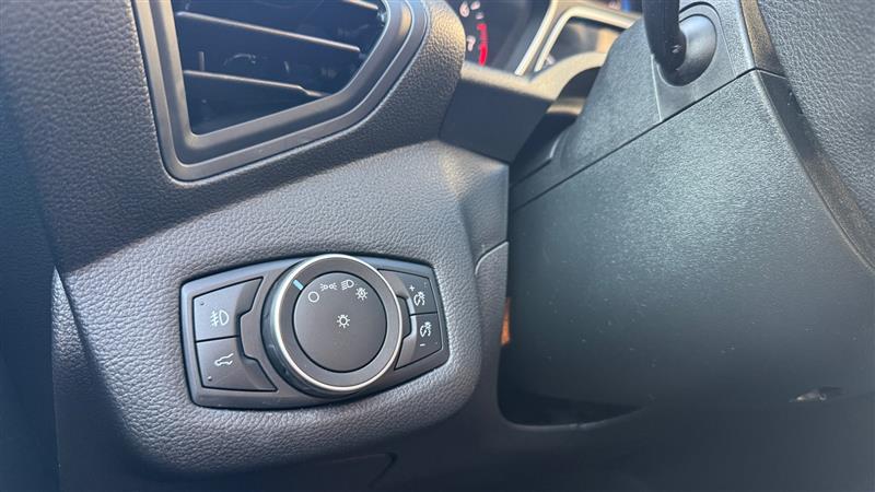 Vehicle photo 30