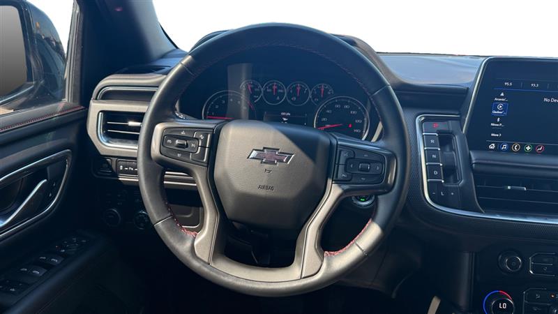 Vehicle photo 13