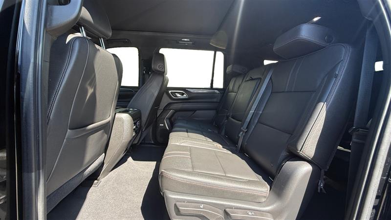 Vehicle photo 16