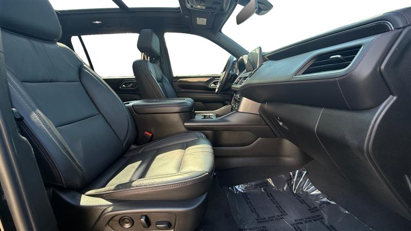 Vehicle photo 17