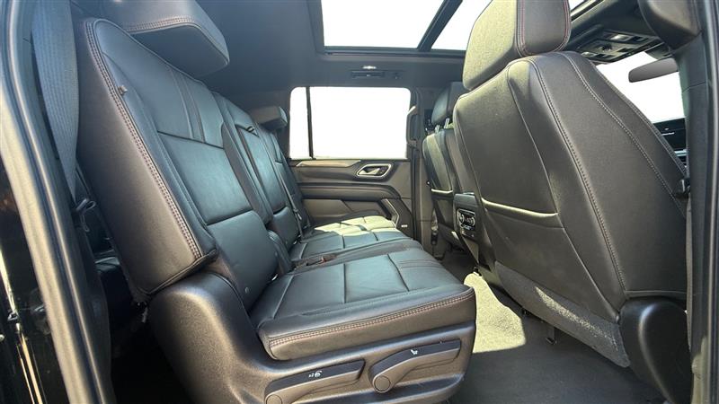 Vehicle photo 18