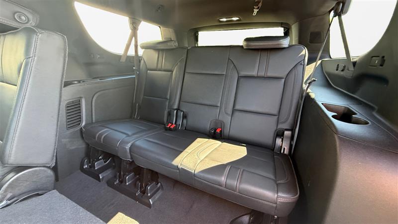 Vehicle photo 24