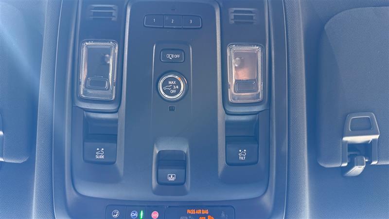 Vehicle photo 38
