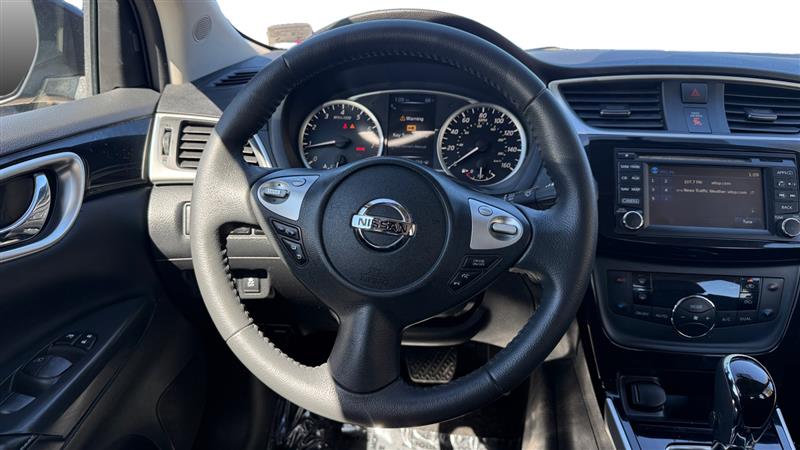 Vehicle photo 13