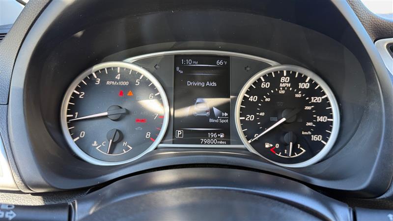 Vehicle photo 14