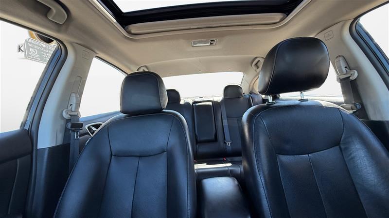 Vehicle photo 22