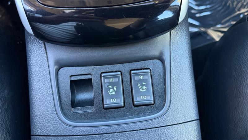 Vehicle photo 30