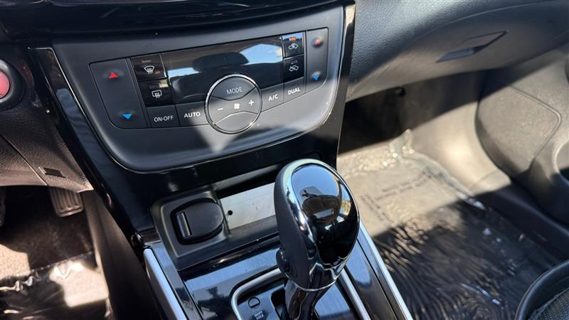 Vehicle photo 31