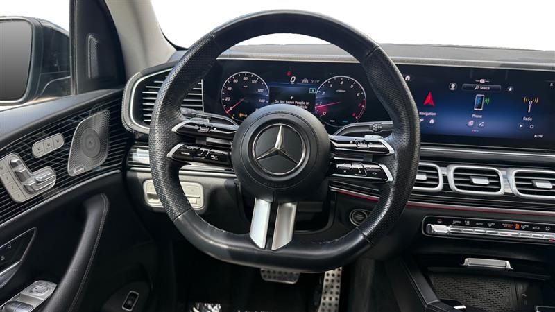 Vehicle photo 13