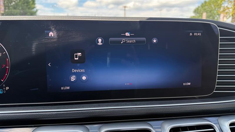 Vehicle photo 27