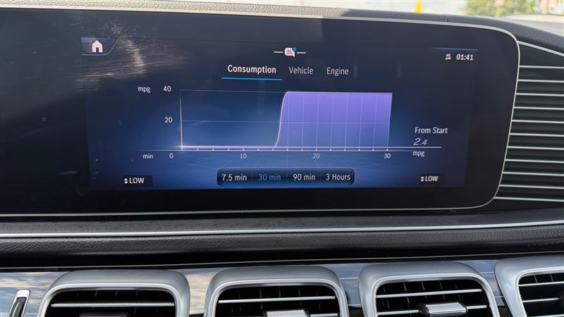 Vehicle photo 32