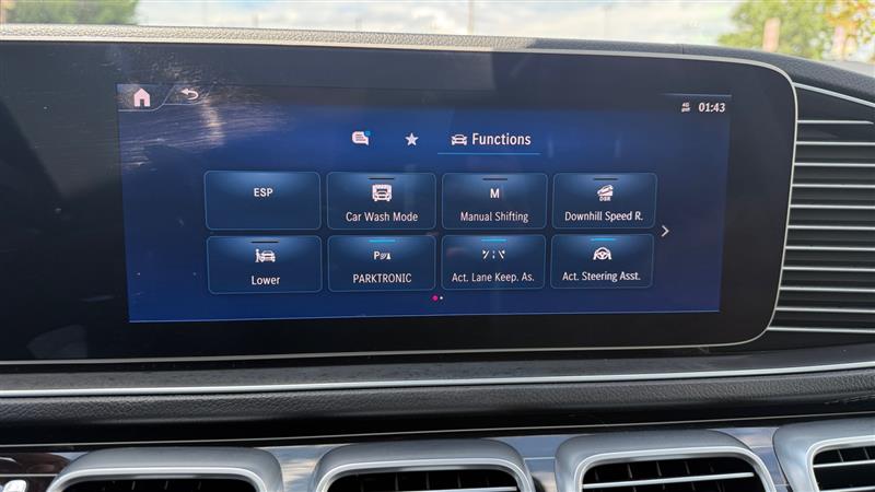 Vehicle photo 40