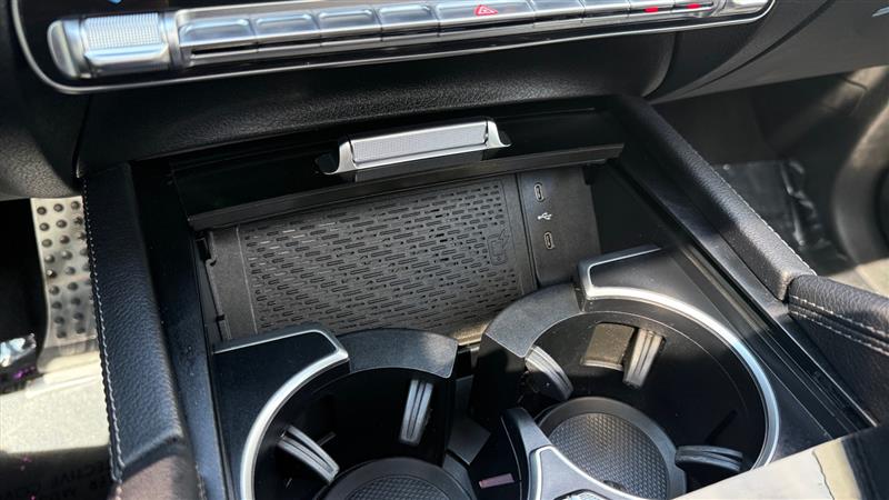 Vehicle photo 46
