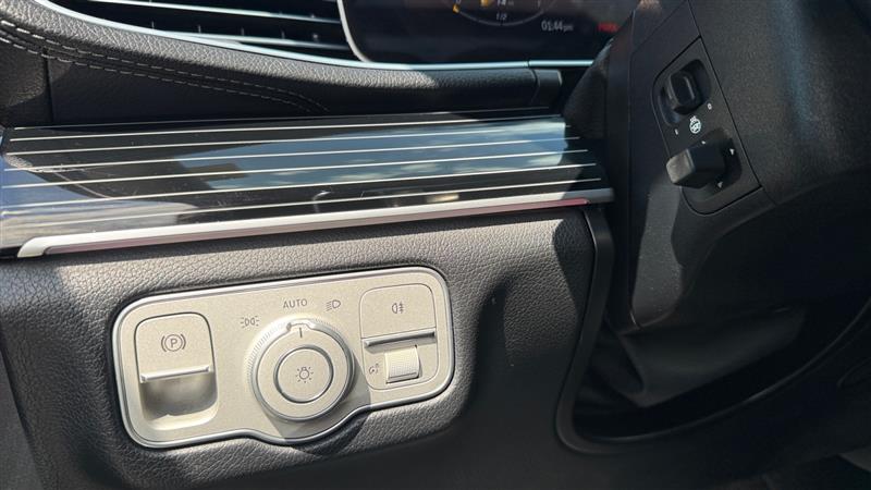 Vehicle photo 47