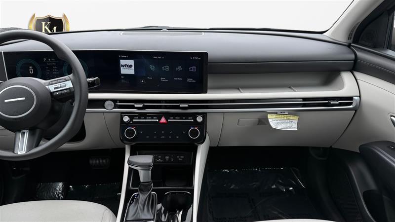 Vehicle photo 15