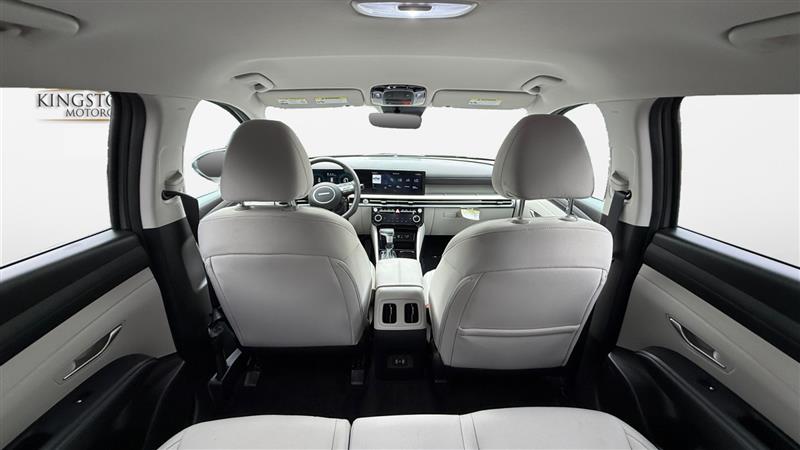 Vehicle photo 22