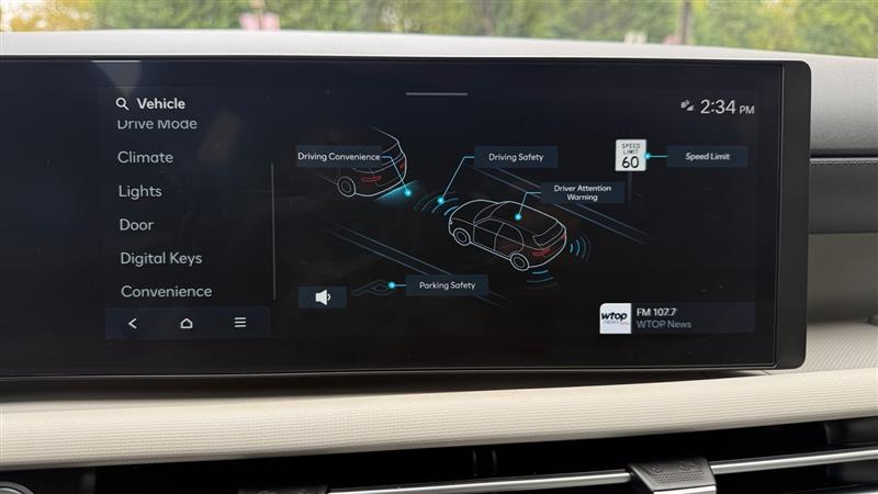 Vehicle photo 28