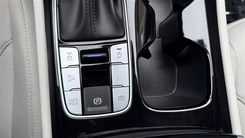 Vehicle photo 31