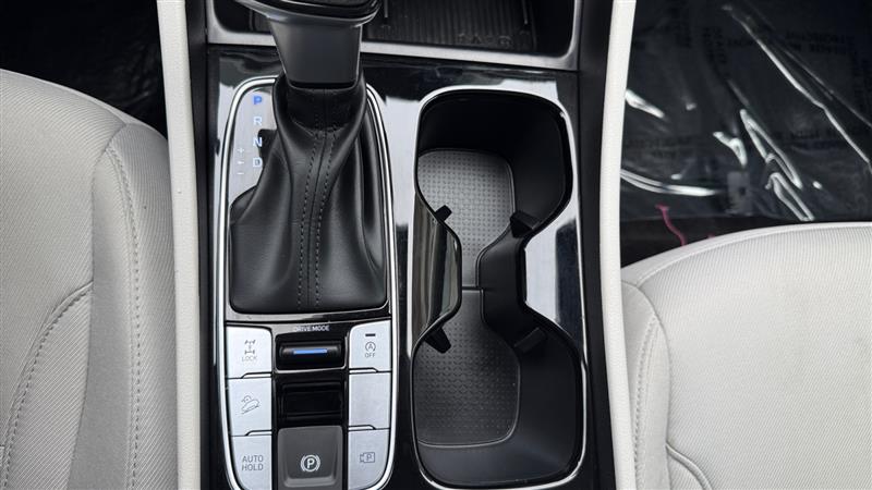 Vehicle photo 32