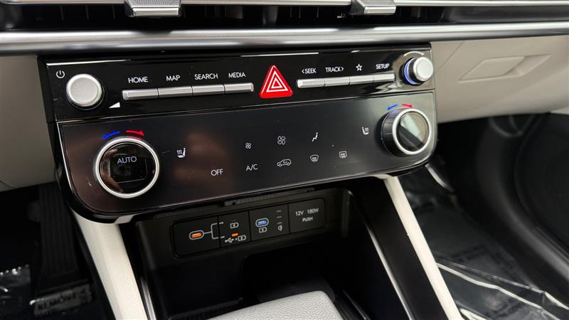 Vehicle photo 33